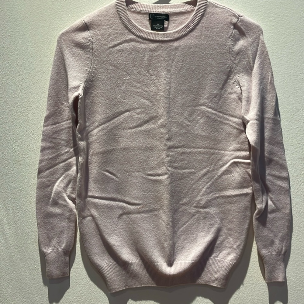 Bloomingdale’s cashmere crewneck sweater
